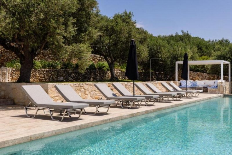 Plaka bei Chania Kreta, Plaka: 2 Luxusvillen mit Tennisplatz, Olivenhain und atemberaubendem Meerblick zu verkaufen Haus kaufen